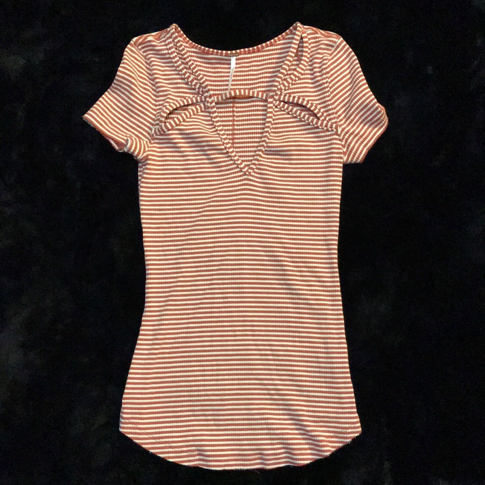 ☄️Free People Burnt Orange Cutout Tee☄️